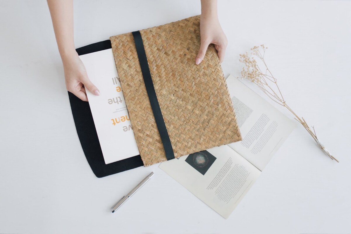 Document sleeve anyaman purun Du Anyam